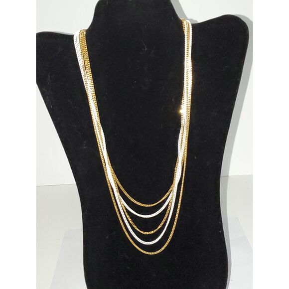 A Vintage Layered Necklace White and Gold Tone Mid Century Vibe Classic Trendy - Picture 1 of 10